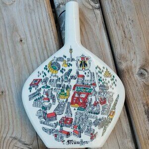 Vintage ceramic Munchen village German Flower Vase